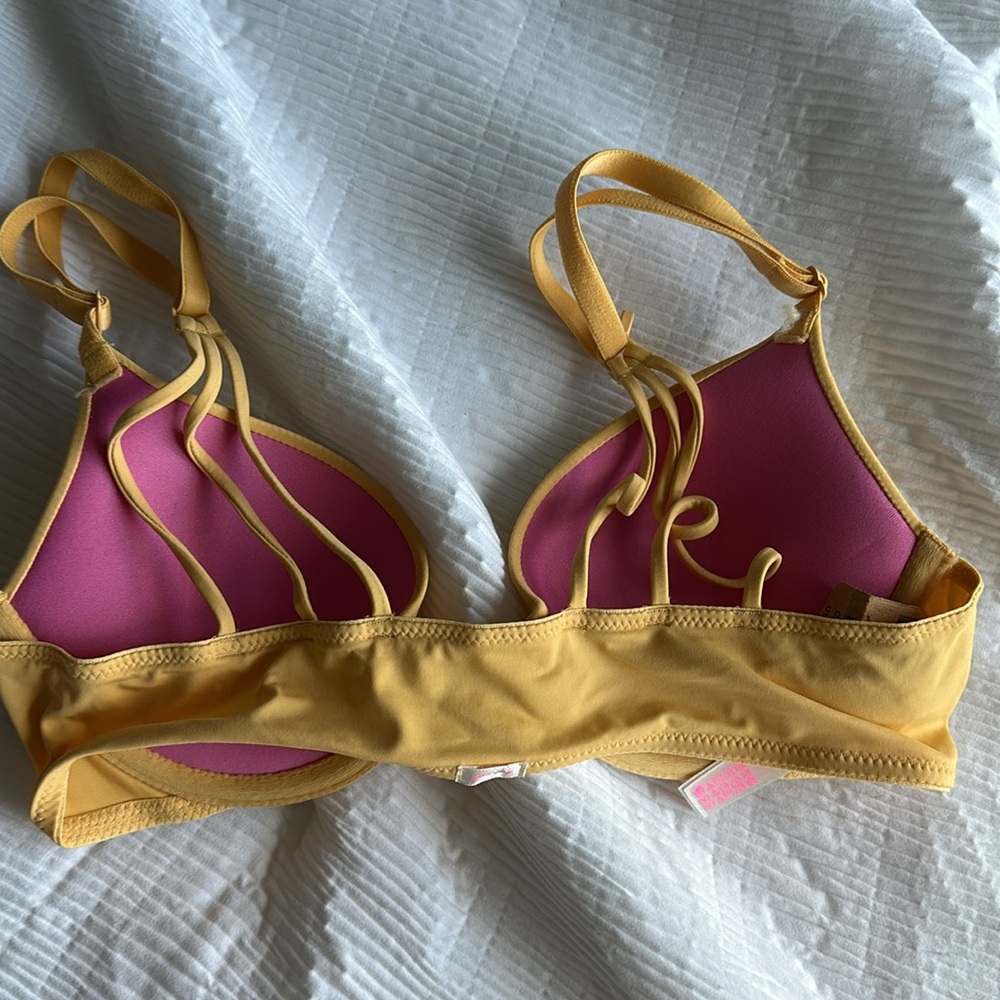 Pink bra - Picture 2 of 3